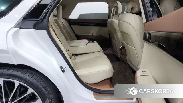 Hyundai Grandeur Hybrid (GN7) 2023 Белый из Кореи, фото 3