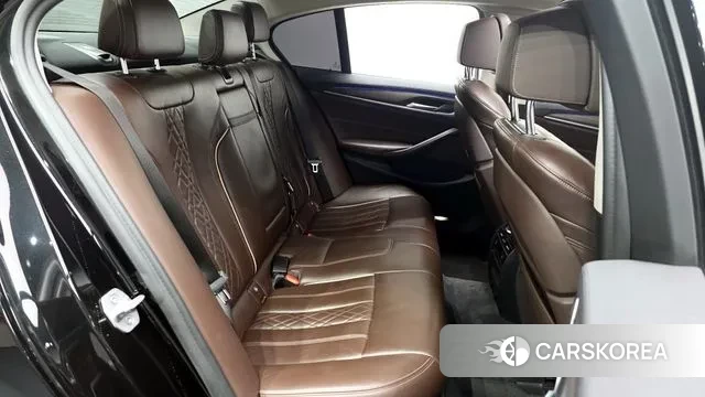 BMW 5 Series (G30) 2018 Черный из Кореи, фото 3