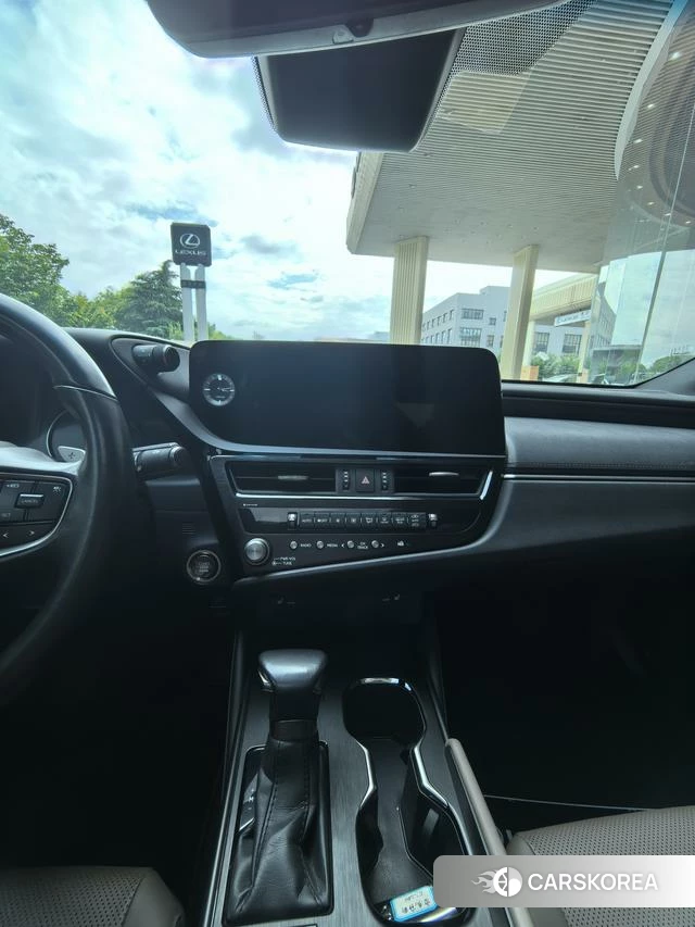 Lexus ES 2022 Серебристо-серый из Китая, фото 3