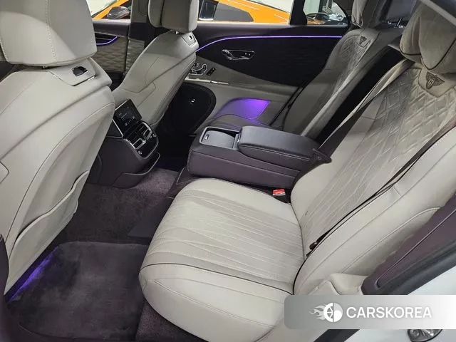 Bentley Flying Spur 3rd Generation 2022 Белый из Кореи, фото 3