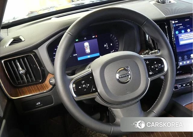 Volvo XC60 second Generation 2024 Серый из Кореи, фото 3