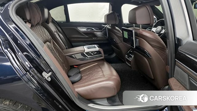 BMW 7 Series (G11) 2021 Черный из Кореи, фото 3