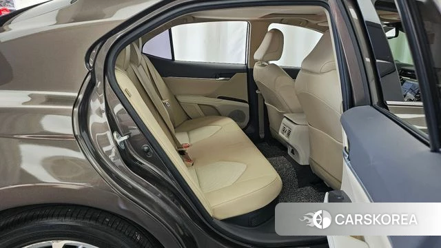 Toyota Camry (XV70) 2020 Коричневый из Кореи, фото 3