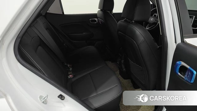 Hyundai Venue 2023 Белый из Кореи, фото 3
