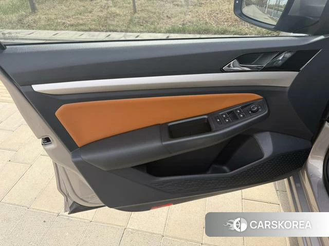 Volkswagen Bora 2023 Шампань из Китая, фото 3