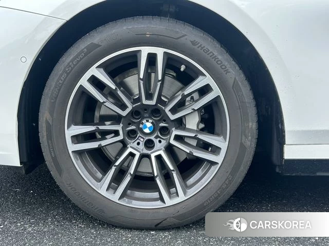 BMW 5 series 2025 Белый из Китая, фото 3
