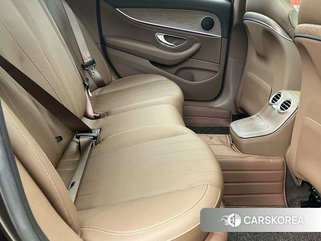 Mercedes-Benz E-class 2021 Черный из Китая, фото 3