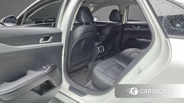 Kia The New K5 3rd generation 2025 Белый из Кореи, фото 3