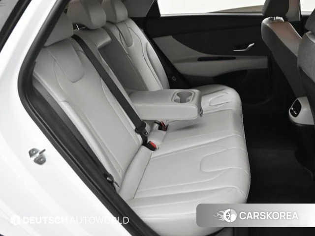 Hyundai Avante (CN7) 2022 Белый из Кореи, фото 3
