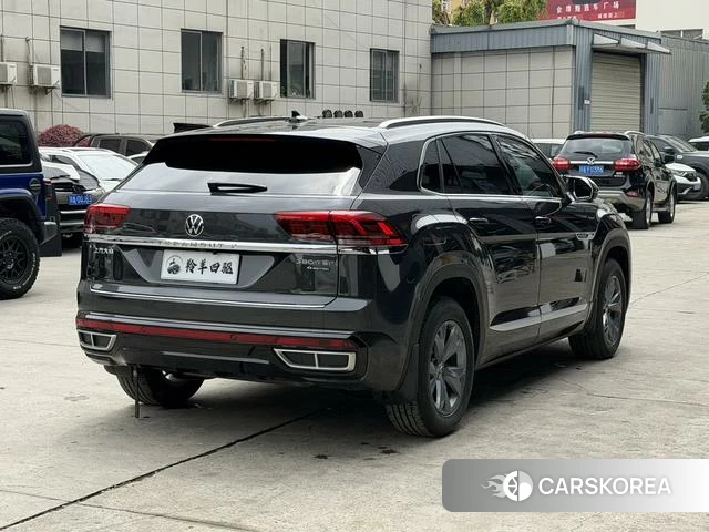 Volkswagen Tourang 2022 Черный из Китая, фото 3