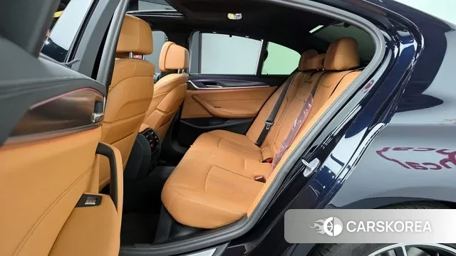 BMW 5 Series (G30) 2023 Черный из Кореи, фото 3