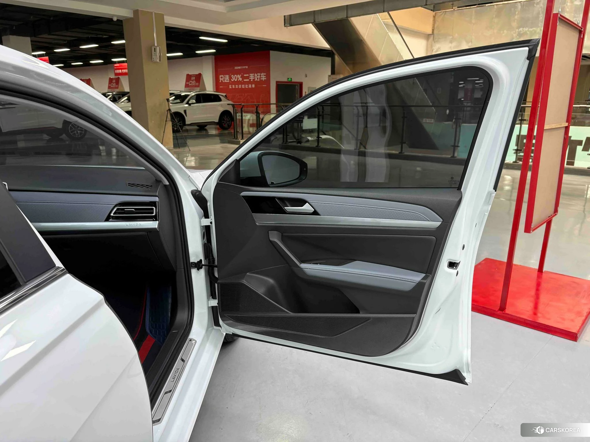 Volkswagen Lavida 2022 Белый из Китая, фото 3