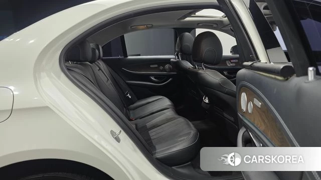 Mercedes-Benz E-Class W213 2018 Белый из Кореи, фото 3