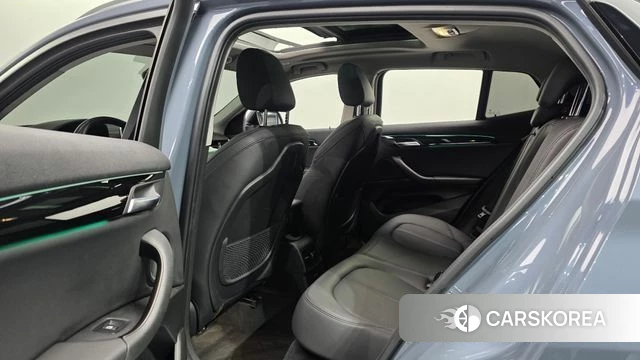 BMW X2 (F39) 2021 Светло-серебряный цвет из Кореи, фото 3