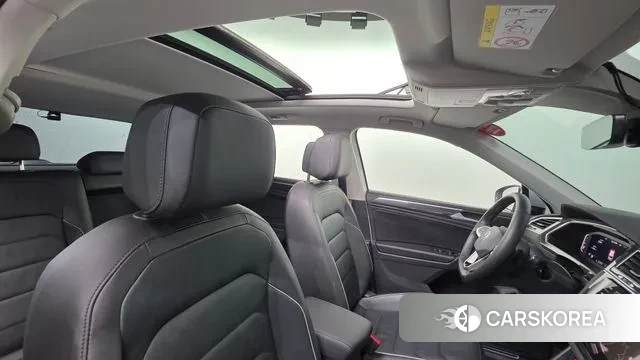 Volkswagen Tiguan second Generation 2022 Белый из Кореи, фото 3