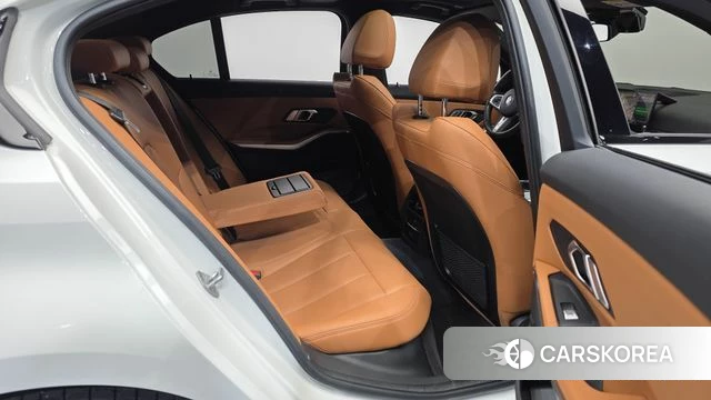BMW 3 Series (G20) 2023 Белый из Кореи, фото 3