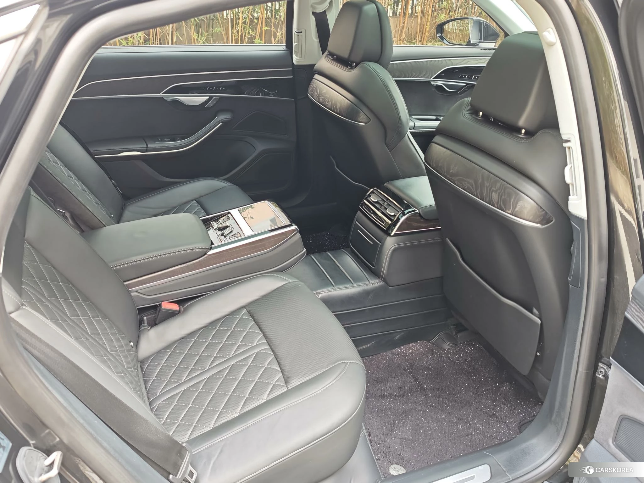 Audi A8 2021 Черный из Китая, фото 3