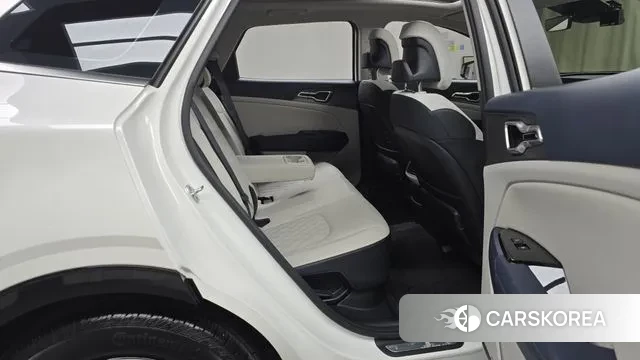 Kia Sportage 5th Generation Hybrid 2022 Белый из Кореи, фото 3