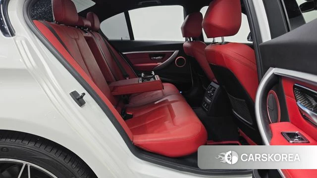 BMW 3 Series (F30) 2018 Белый из Кореи, фото 3