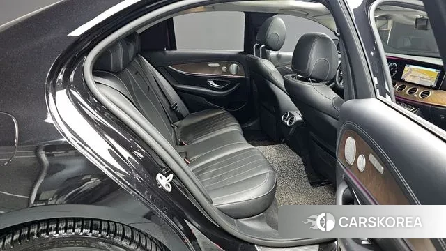 Mercedes-Benz E-Class W213 2019 Черный из Кореи, фото 3