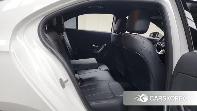 Mercedes-Benz A-Class W177 2023 Белый из Кореи, фото 3