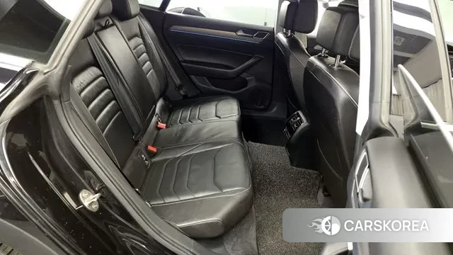 Volkswagen Arteon 2018 Черный из Кореи, фото 3