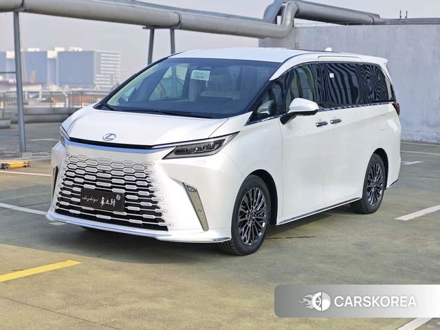 Lexus LM 2026 Белый из Китая, фото 3