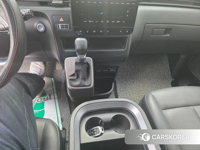 Hyundai Staria 2024 Белый из Кореи, фото 3