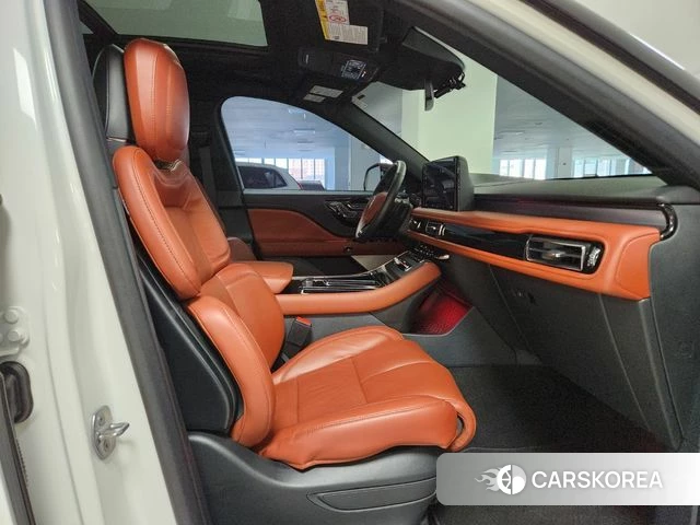 Lincoln Aviator 2nd generation 2024 Белый из Кореи, фото 3