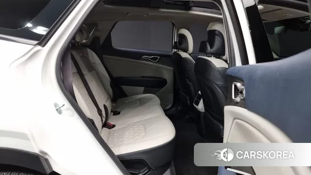 Kia Sportage 5th Generation 2023 Белый из Кореи, фото 3