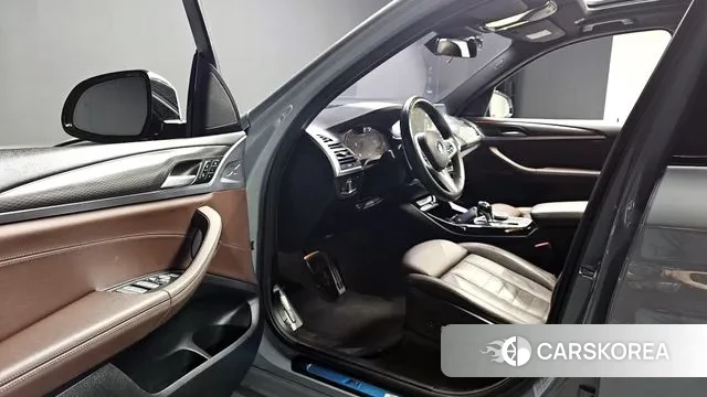 BMW X3 (G01) 2022 Светло-серебряный цвет из Кореи, фото 3