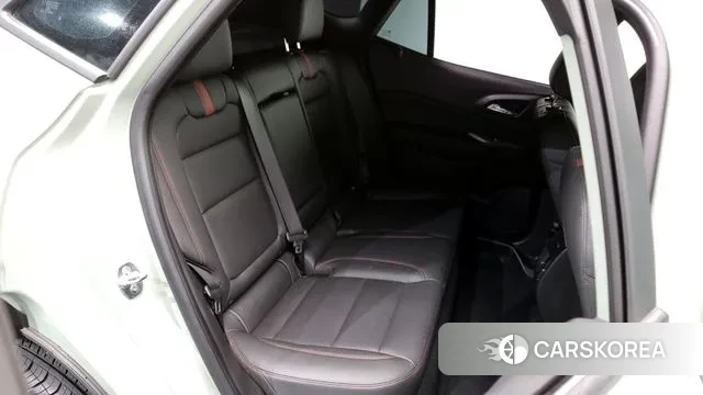 Chevrolet (GM Daewoo) Trax Crossover 2023 Зеленый из Кореи, фото 3