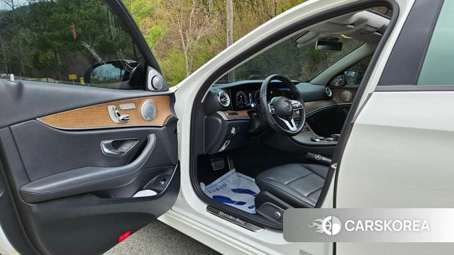 Mercedes-Benz E-Class W213 2019 Белый из Кореи, фото 3