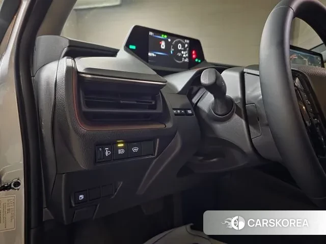 Toyota Prius 5th Generation 2023 Серебряный из Кореи, фото 3