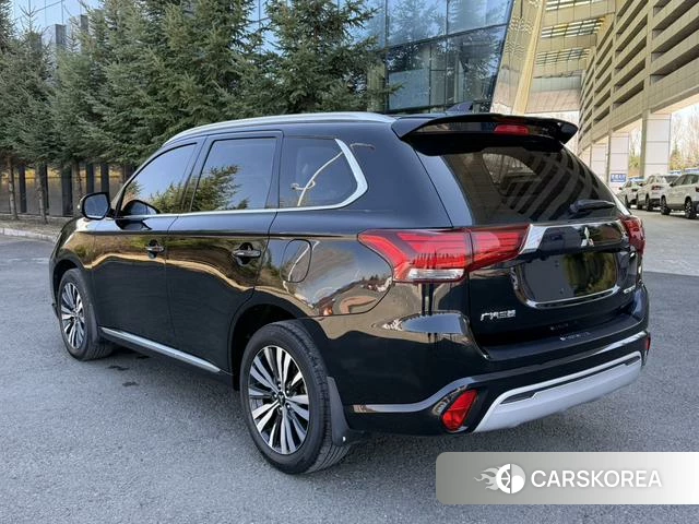 Mitsubishi  Outlander 2022 Черный из Китая, фото 3