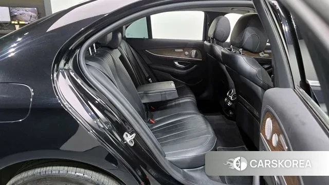 Mercedes-Benz E-Class W213 2020 Черный из Кореи, фото 3