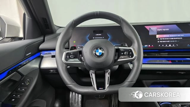 BMW 5 Series (G60) 2024 Белый из Кореи, фото 3