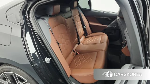 BMW 5 Series (G60) 2025 Черный из Кореи, фото 3