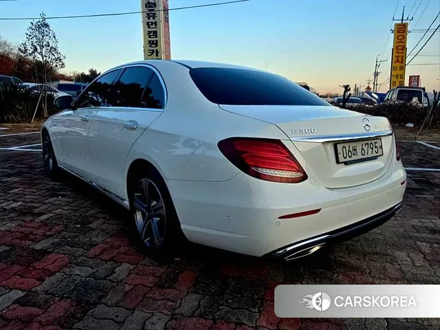 Mercedes-Benz E-Class W213 2019 Белый из Кореи, фото 3