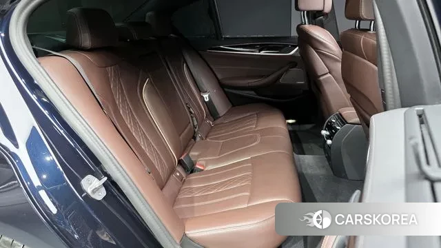 BMW 5 Series (G30) 2023 Черный из Кореи, фото 3