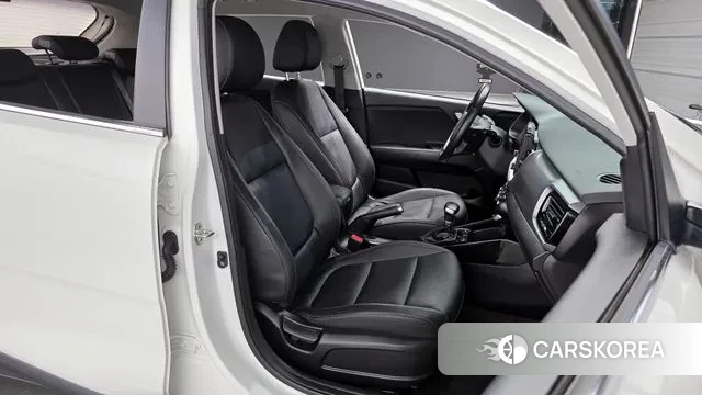 Kia Stonic 2019 Белый из Кореи, фото 3