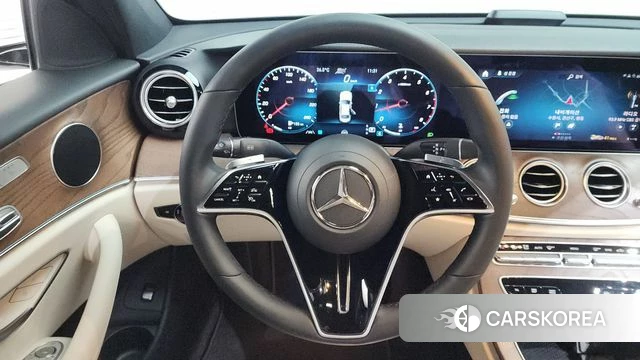 Mercedes-Benz E-Class W213 2021 Белый из Кореи, фото 3