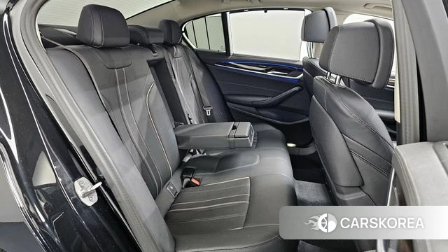 BMW 5 Series (G30) 2023 Черный из Кореи, фото 3