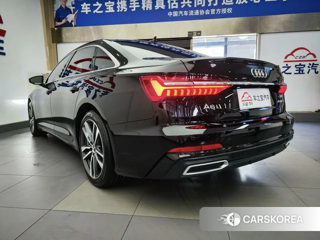 Audi A6L 2021 Черный из Китая, фото 3