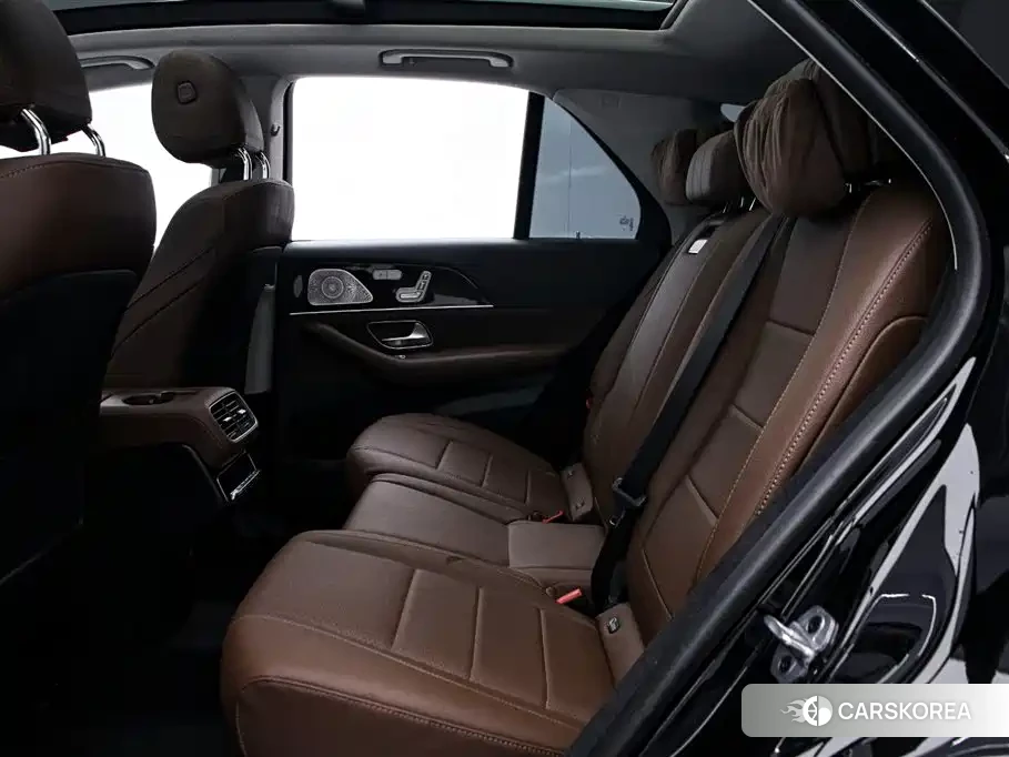 Mercedes-Benz GLE 2024 Черный из Китая, фото 4
