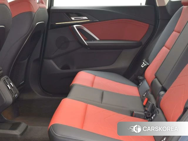 BMW X1 2024 Серебристо-серый из Китая, фото 3