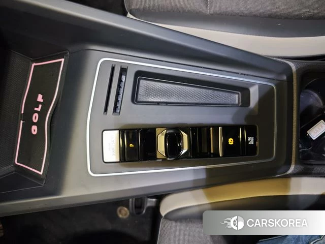 Volkswagen Golf 2022 Белый из Китая, фото 3