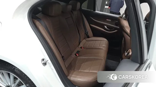 Mercedes-Benz E-Class W213 2022 Белый из Кореи, фото 3