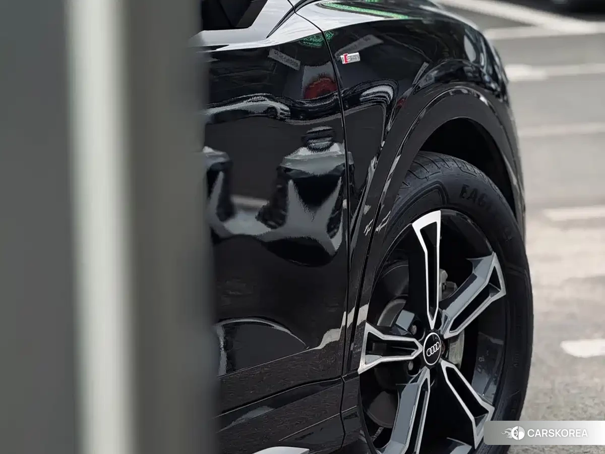Audi Q3 2022 Черный из Китая, фото 3