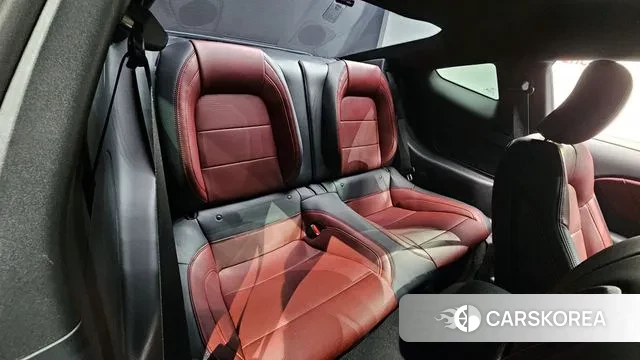 Ford Mustang 7th Generation 2024 Светло-серебряный цвет из Кореи, фото 3